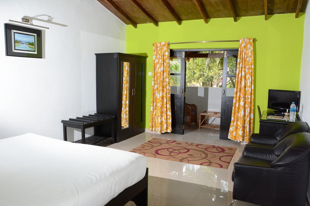 Silver Sands Sunshine - Angaara Candolim Zimmer foto